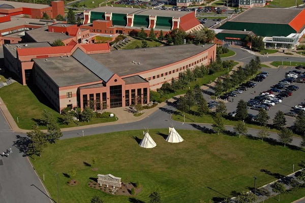 Cape Breton University là đối tác duy nhất của tập đoàn IHG là tập đoàn đứng đầu về lĩnh vực Nhà hàng Khách sạn trên thế giới